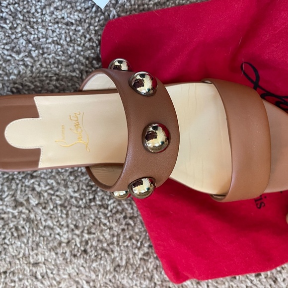 Camel Louboutin Slides - Picture 5 of 7